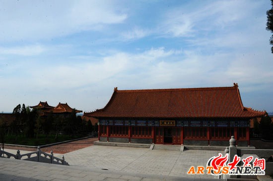 “东方佛国”仿古建筑群。（摄影 燕雨）