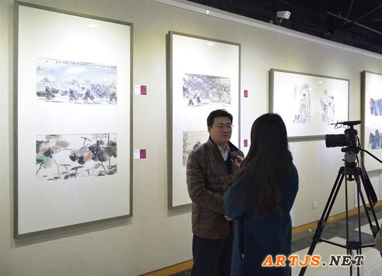 海军创作室专职画家、中国画学会理事王利军老师接受采访